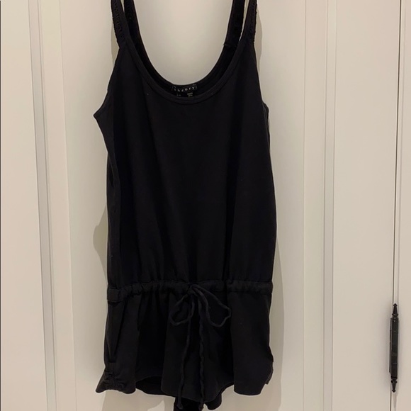 Theory black romper - Picture 1 of 7